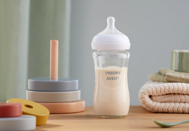 iberon din sticla Philips Avent Natural Response, 3-6 luni, tetina cu debit mediu, 240 ml, SCY933/01, Philips